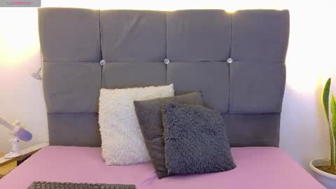 Snapshot of miamackleyn_ chatting on 07-21-26, 12:07 MIA online show from 07-21-26, 12:07