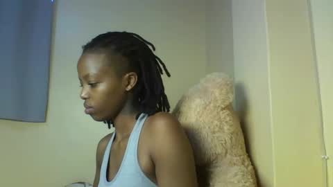 Snapshot of miami_muffin chatting on 01-15-26, 12:10 Muffin online show from 01-15-26, 12:10