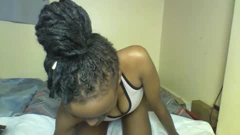 Snapshot of miami_muffin chatting on 02-16-26, 12:34 Muffin online show from 02-16-26, 12:34