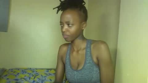 Snapshot of miami_muffin chatting on 02-18-26, 11:33 Muffin online show from 02-18-26, 11:33