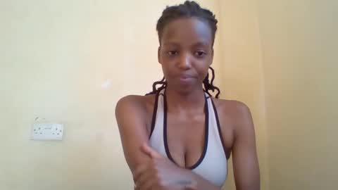 Muffin online show from 06-06-26, 12:32