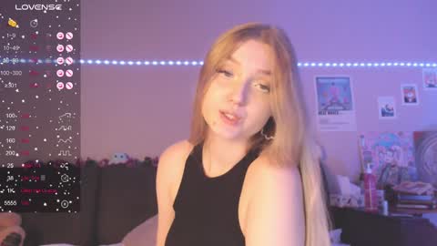 Snapshot of miamiameow chatting on 02-17-25, 07:21 Mia online show from 02-17-25, 07:21