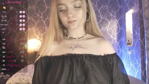 Snapshot of miamiameow chatting on 01-13-26, 02:00 Mia online show from 01-13-26, 02:00