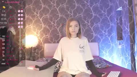 Snapshot of miamiameow chatting on 02-14-26, 02:25 Mia online show from 02-14-26, 02:25