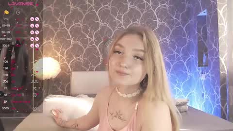 Snapshot of miamiameow chatting on 05-09-26, 02:55 Mia online show from 05-09-26, 02:55