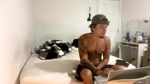 Snapshot of miamiclos1 chatting on 02-06-26, 02:42 miamiclos1 online show from 02-06-26, 02:42