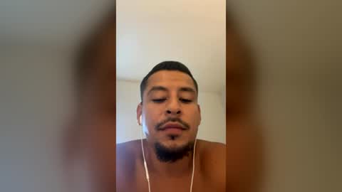 Snapshot of miamiclos1 chatting on 08-02-26, 02:15 miamiclos1 online show from 08-02-26, 02:15
