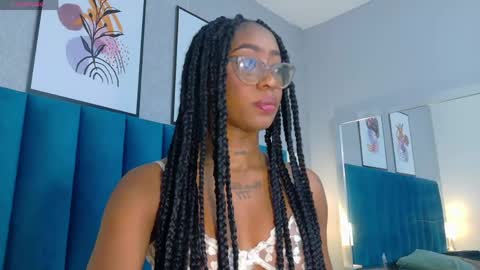 Mia  online show from 04-21-26, 12:33