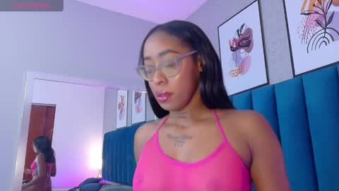 Mia  online show from 06-01-26, 12:07