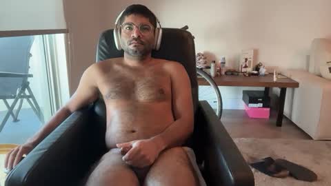 Snapshot of miamifit chatting on 12-14-25, 04:45 miamifit online show from 12-14-25, 04:45