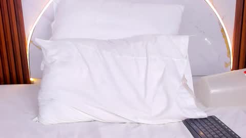 Snapshot of miamiller69 chatting on 11-27-25, 05:09 Mia online show from 11-27-25, 05:09