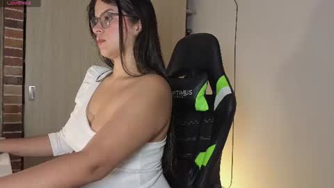 Mia online show from 07-15-26, 07:57