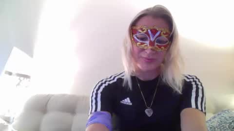 Snapshot of miamitransgirl305 chatting on 03-23-26, 03:43 miamitransgirl305 online show from 03-23-26, 03:43