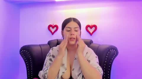 Mia   -5 7001400 Follow  online show from 02-25-25, 12:34