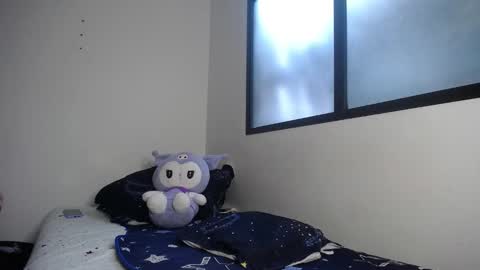 Mia online show from 02-23-25, 10:09