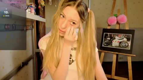 Snapshot of miamooonn chatting on 06-04-26, 01:50 MiaMoon online show from 06-04-26, 01:50
