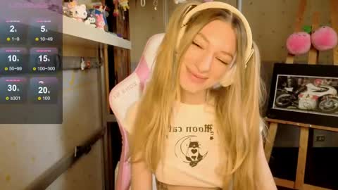 Snapshot of miamooonn chatting on 06-05-26, 06:52 MiaMoon online show from 06-05-26, 06:52