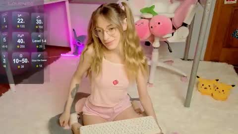 Snapshot of miamooonn chatting on 06-14-26, 10:06 MiaMoon online show from 06-14-26, 10:06