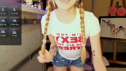 Snapshot of miamooonn chatting on 07-04-26, 02:01 MiaMoon online show from 07-04-26, 02:01