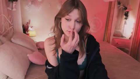 Mia online show from 01-07-26, 03:25