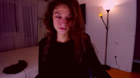 Mia online show from 07-09-26, 07:18