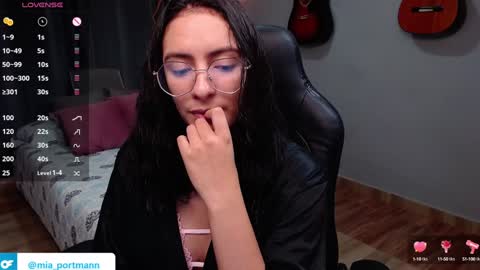 Snapshot of miaportman chatting on 12-01-24, 09:37 MIAPORTMANN online show from 12-01-24, 09:37