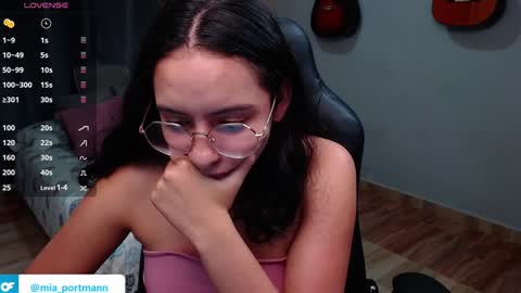 Snapshot of miaportman chatting on 12-05-24, 09:28 MIAPORTMANN online show from 12-05-24, 09:28