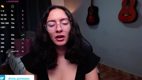 Snapshot of miaportman chatting on 12-29-24, 09:28 MIAPORTMANN online show from 12-29-24, 09:28