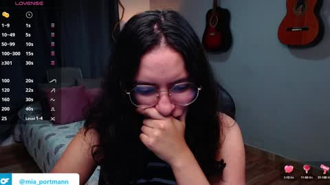 Snapshot of miaportman chatting on 01-07-25, 12:09 MIAPORTMANN online show from 01-07-25, 12:09