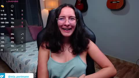 Snapshot of miaportman chatting on 01-16-25, 12:09 MIAPORTMANN online show from 01-16-25, 12:09