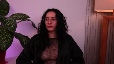 Snapshot of miaportman chatting on 06-17-26, 10:39 MIAPORTMANN online show from 06-17-26, 10:39