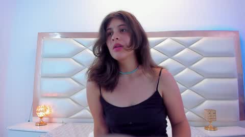 Sweetie Mia online show from 02-05-25, 06:37