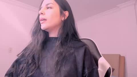 Snapshot of miaquevedo chatting on 07-21-26, 04:09 Mia Quevedo online show from 07-21-26, 04:09