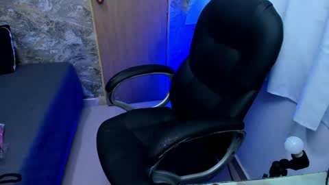 Snapshot of miarivers_1 chatting on 05-28-26, 06:10 miarivers_1 online show from 05-28-26, 06:10