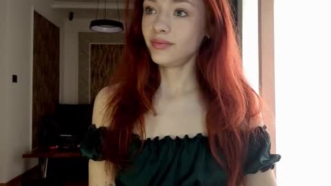 Snapshot of miarouge_me chatting on 03-17-26, 07:12 Mia online show from 03-17-26, 07:12