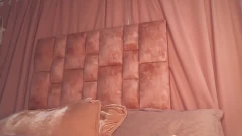 miasaandovaal 22 online show from 12-01-25, 07:52