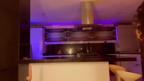 Snapshot of miasavagex18 chatting on 12-02-24, 10:01 MiaHancock online show from 12-02-24, 10:01