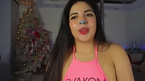 Snapshot of miasavagex18 chatting on 12-28-24, 03:04 MiaHancock online show from 12-28-24, 03:04