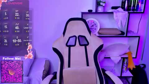 Mia  online show from 11-24-25, 09:03