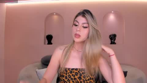 Mia Silva online show from 05-26-26, 12:23