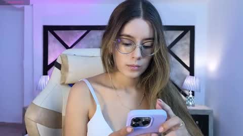 Mia online show from 03-16-26, 07:07