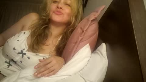 miasiren online show from 10-12-25, 06:01