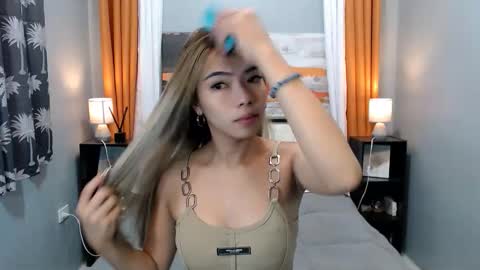 Snapshot of miasmith09 chatting on 02-09-26, 01:09 Pau and jence online show from 02-09-26, 01:09