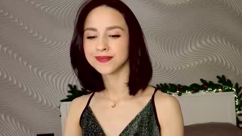 Mia online show from 12-23-25, 10:13