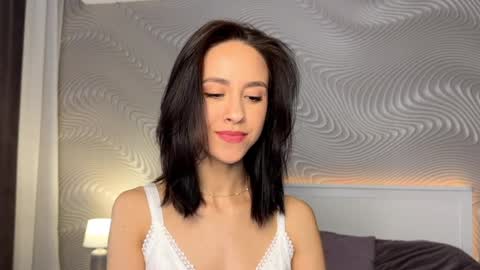 Mia online show from 04-02-26, 08:12