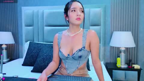 Mia Sweetth online show from 11-27-25, 03:19