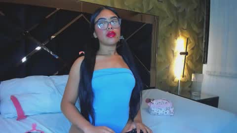 Snapshot of miathompson01 chatting on 12-03-25, 05:37 Mia Thompson online show from 12-03-25, 05:37