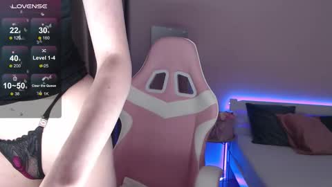 Sofia online show from 11-18-25, 01:37