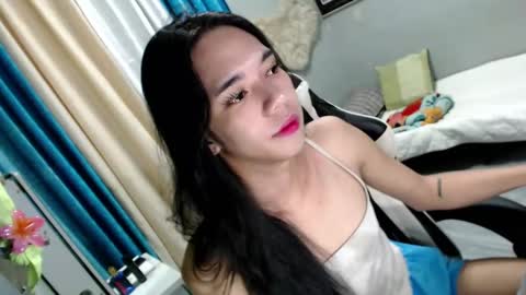 Mia online show from 01-08-25, 07:03