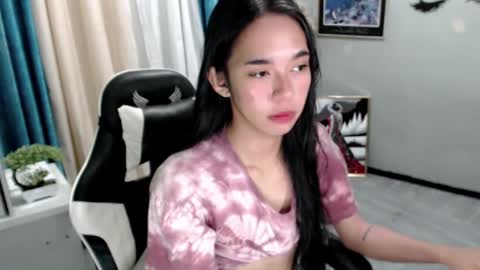 Mia online show from 01-25-25, 07:18